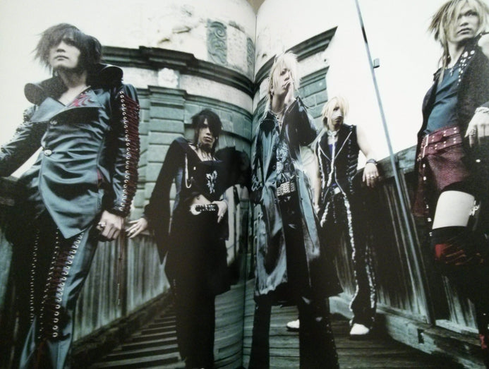 Gazette『Verwelktes Gedicht』 the GazettE [Verwelktes Gedicht] Photobook with CD | Mercari